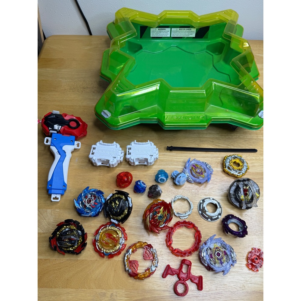 Hasbro Beyblade Burst Evolution Star Storm Battle‎ Set Beystadium Launchers Lot